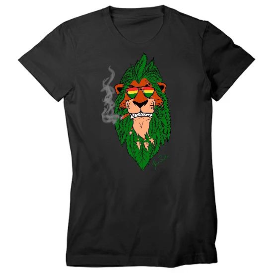The Lion Smo King Womens T-Shirt